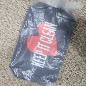 Beautycounter Keep It Clean Makeup Bag, NEW in Packaging